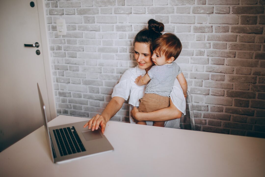 Side hustle tips for single mothers, single mum, single mom, single mother, single parent, singlemothersurvivalguide.com, divorce coach, coach for single mums, coach for single moms