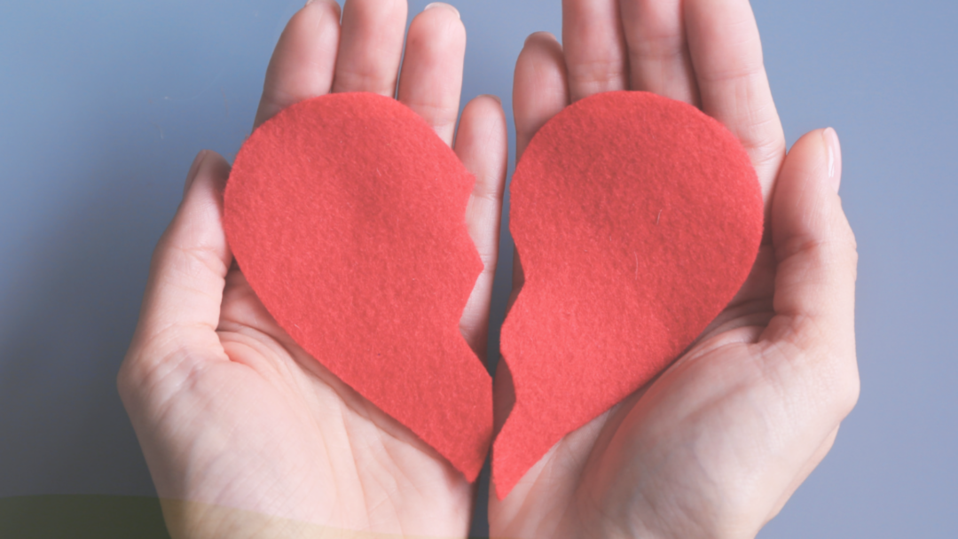 how to deal with heartbreak when parenting, single mom, single mother, single parent, singlemothersurvivalguide.com, divorce coach, coach for single mums, coach for single moms