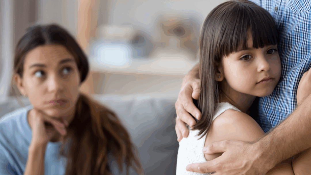 grey rock method, coparenting, single mom, single mother, single parent, singlemothersurvivalguide.com, divorce coach, coach for single mums, coach for single moms